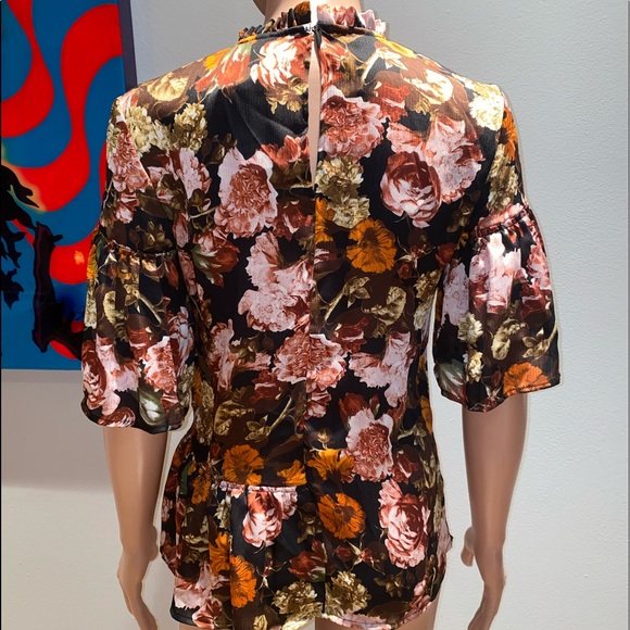 *H&M* Floral Blouse - Picture 5 of 9